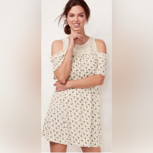 LC Lauren Conrad Dresses & Skirts - Lauren Conrad Ruffle Cold-Shoulder‎ Dress